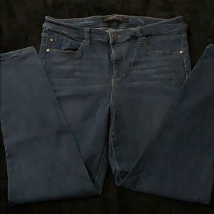 Ankle length skinny jeans